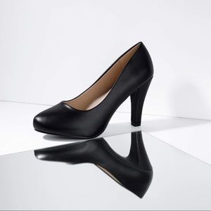 High Heel Dress Platform Pump Shoes (great for flight attendants) size 6